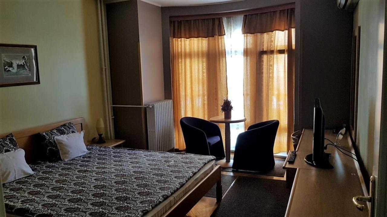 Voyager Bed & Breakfast Novi Sad Exterior foto
