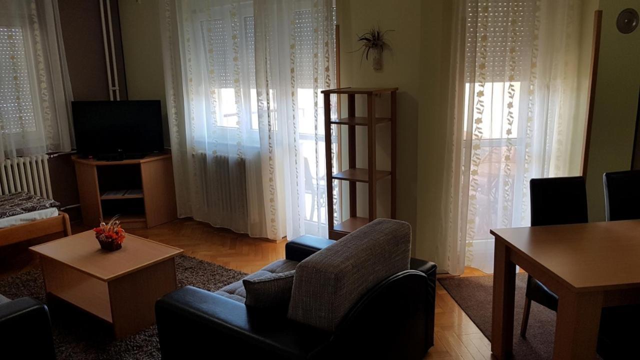 Voyager Bed & Breakfast Novi Sad Exterior foto